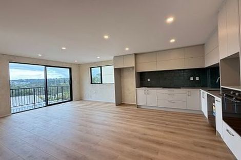 Photo of property in 86a Tiriwa Drive, Massey, Auckland, 0614