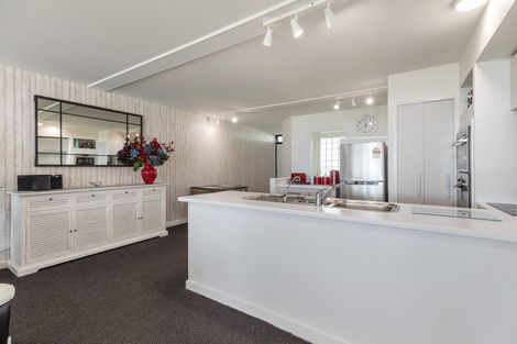 Photo of property in 10 Marine Parade, Mount Maunganui, 3116