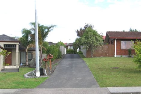 Photo of property in 1/54 Granville Drive, Massey, Auckland, 0614