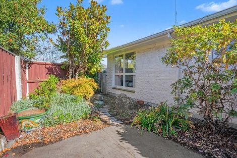 Photo of property in 2/4 Gothic Place, Ilam, Christchurch, 8041