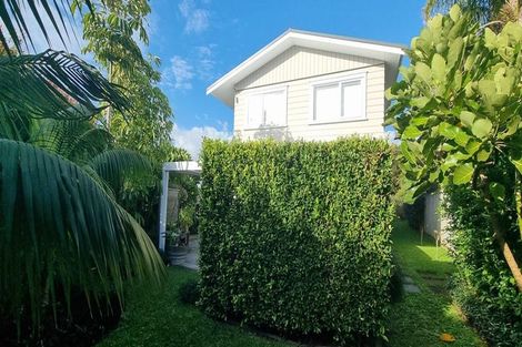 Photo of property in 2/17 Bevyn Street, Castor Bay, Auckland, 0620