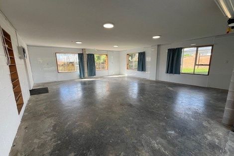 Photo of property in 24 Hurstbourn Priors, Goodwood Heights, Auckland, 2105