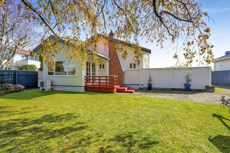 Photo of property in 19 George Street, Hawera, 4610