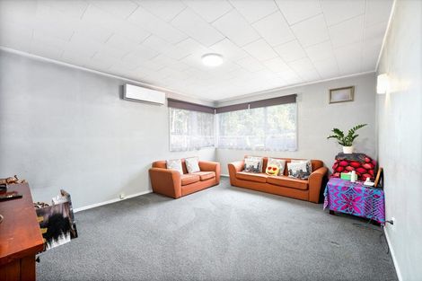 Photo of property in 2/15 Larissa Avenue, Henderson, Auckland, 0610