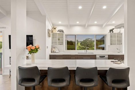 Photo of property in 145 Hanham Road, Kumeu, 0891