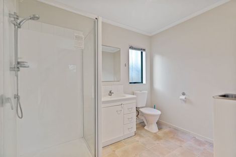 Photo of property in 15 Edwin Freeman Place, Ranui, Auckland, 0612