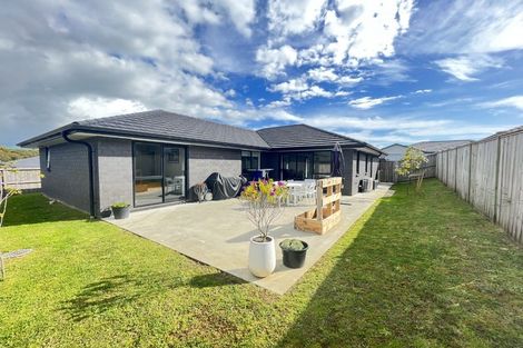 Photo of property in 22 Calder Crescent, Pokeno, 2402