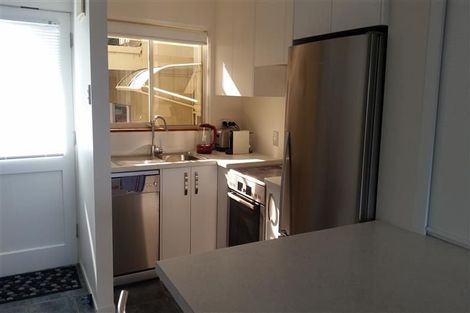 Photo of property in 1/72 Kitchener Road, Milford, Auckland, 0620