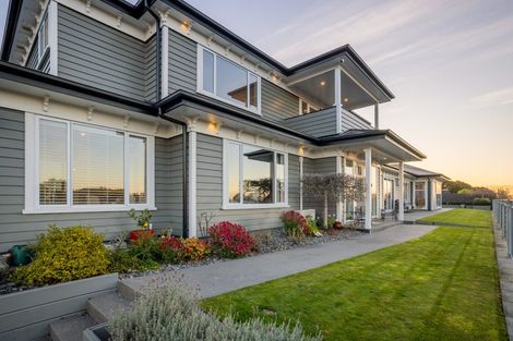 Photo of property in 6 Rushden Rise, Westmorland, Christchurch, 8025