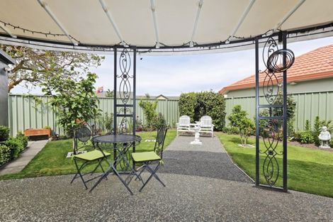 Photo of property in 2 Queens Walk, Taradale, Napier, 4112