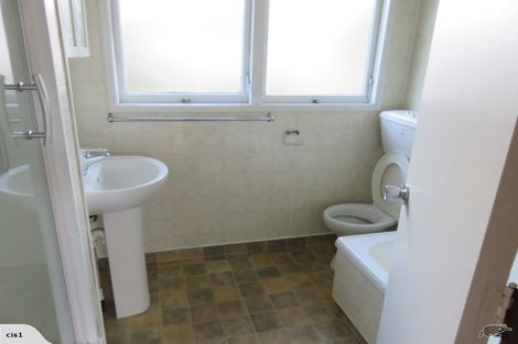 Photo of property in 2/39 Buckingham Crescent, Manukau, Auckland, 2025