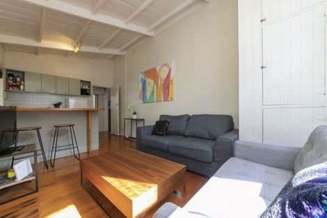 Photo of property in 32 Cardwell Street, Onehunga, Auckland, 1061