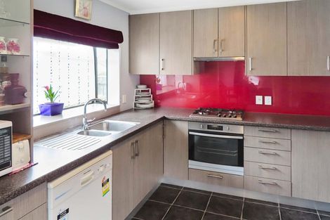 Photo of property in 2/3 Opurere Grove, Tirohanga, Lower Hutt, 5010