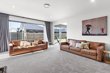 Photo of property in 8 Matai Grove, Greytown, 5712