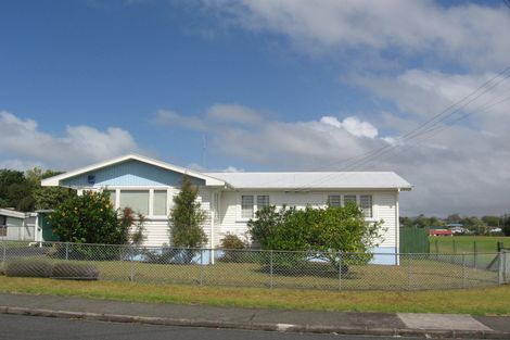 Photo of property in 14 Nile Road, Kelston, Auckland, 0602
