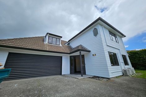Photo of property in 2/5 Seacliffe Avenue, Belmont, Auckland, 0622