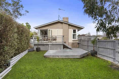 Photo of property in 1/51 Larne Avenue, Pakuranga Heights, Auckland, 2010