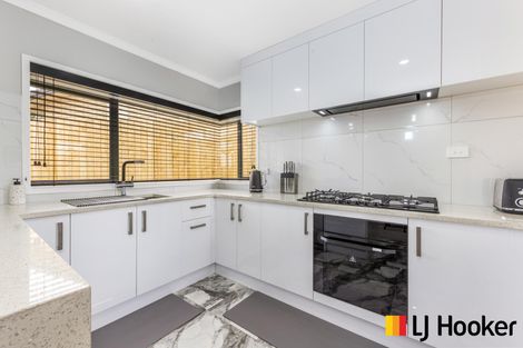 Photo of property in 54 Etherton Drive, Weymouth, Auckland, 2103