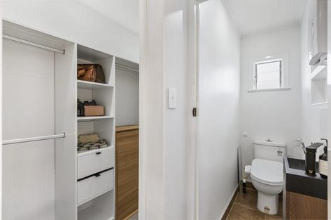 Photo of property in 692 East Coast Road, Pinehill, Auckland, 0632