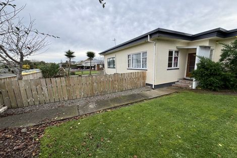 Photo of property in 2 Hobson Place, Takaro, Palmerston North, 4412