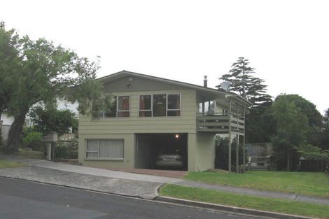 Photo of property in 4 Barlow Place, Chatswood, Auckland, 0626