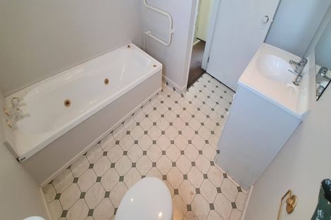 Photo of property in 74 Hamilton Avenue, Ilam, Christchurch, 8041