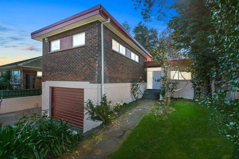 Photo of property in 52 Lawrence Crescent, Hillpark, Auckland, 2102