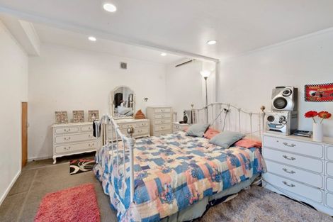 Photo of property in 12 Dunraven Place, Torbay, Auckland, 0630