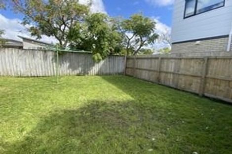 Photo of property in 2/388 Te Atatu Road, Te Atatu Peninsula, Auckland, 0610