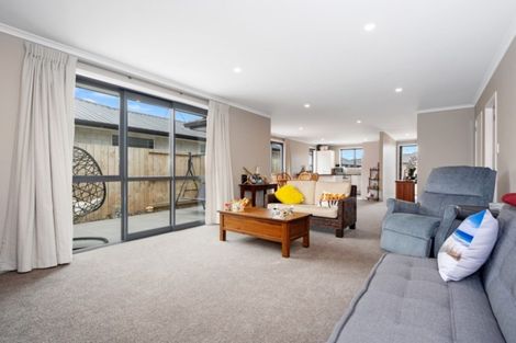 Photo of property in 44 Te Kio Crescent, Papamoa Beach, Papamoa, 3118