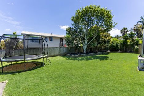 Photo of property in 30 Sandgate Avenue, Botany Downs, Auckland, 2010