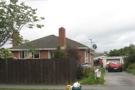 Photo of property in 14 Liverton Crescent, Bishopdale, Christchurch, 8053