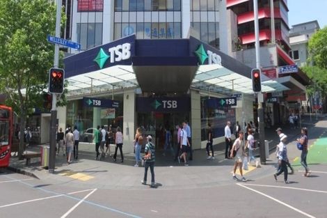 Photo of property in 290 Queen Street, Pukekohe, 2120