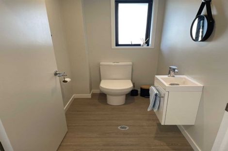 Photo of property in 31 Discovery Place, Marfell, New Plymouth, 4310