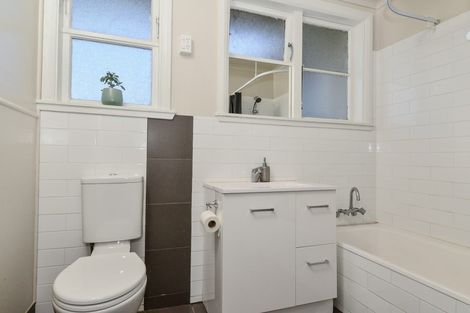 Photo of property in 6 Hume Place, Fairfield, Hamilton, 3214