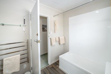 Photo of property in 8 Kowhai Grove, Featherston, 5710