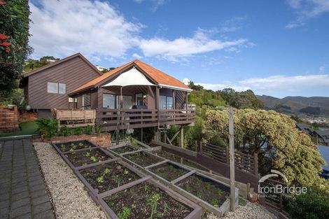 Photo of property in 10 Osmond Lane, Mount Pleasant, Christchurch, 8081
