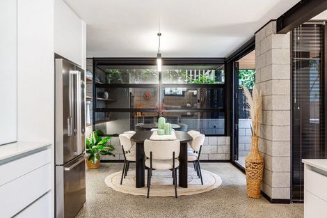 Photo of property in 377a Karaka Bay Road, Karaka Bays, Wellington, 6022