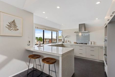 Photo of property in 2/4 Prospect Terrace, Milford, Auckland, 0620