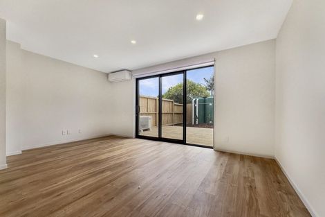 Photo of property in 19c Pavola Grove, Glenfield, Auckland, 0629