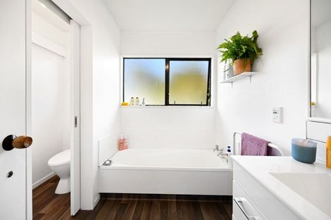 Photo of property in 48b Garland Drive, St Andrews, Hamilton, 3200