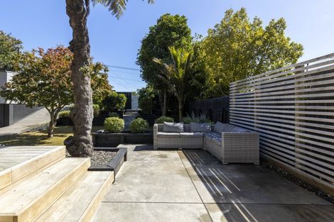 Photo of property in 107 Fulford Street, New Plymouth, 4310