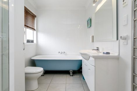 Photo of property in 50 Te Hatepe Avenue, Taupo, 3330