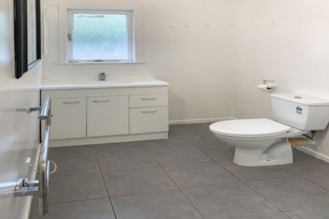 Photo of property in 2/1280 New North Road, Avondale, Auckland, 1026