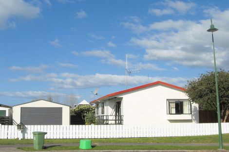 Photo of property in 17 Emery Place, Papamoa Beach, Papamoa, 3118