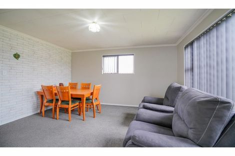 Photo of property in 8 Myers Street, Waikiwi, Invercargill, 9810
