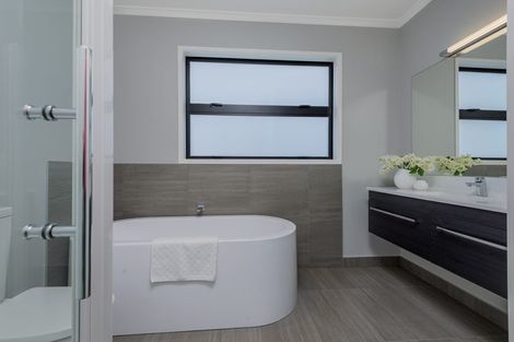 Photo of property in 22 Korako Drive, Kumeu, 0810