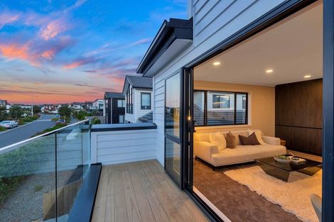 Photo of property in 62 Headland Drive, Long Bay, Auckland, 0630