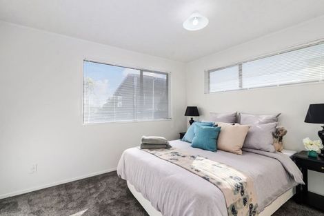 Photo of property in 8 Leo Place, Kawaha Point, Rotorua, 3010