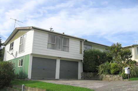 Photo of property in 13 Westhaven Drive, Tawa, Wellington, 5028